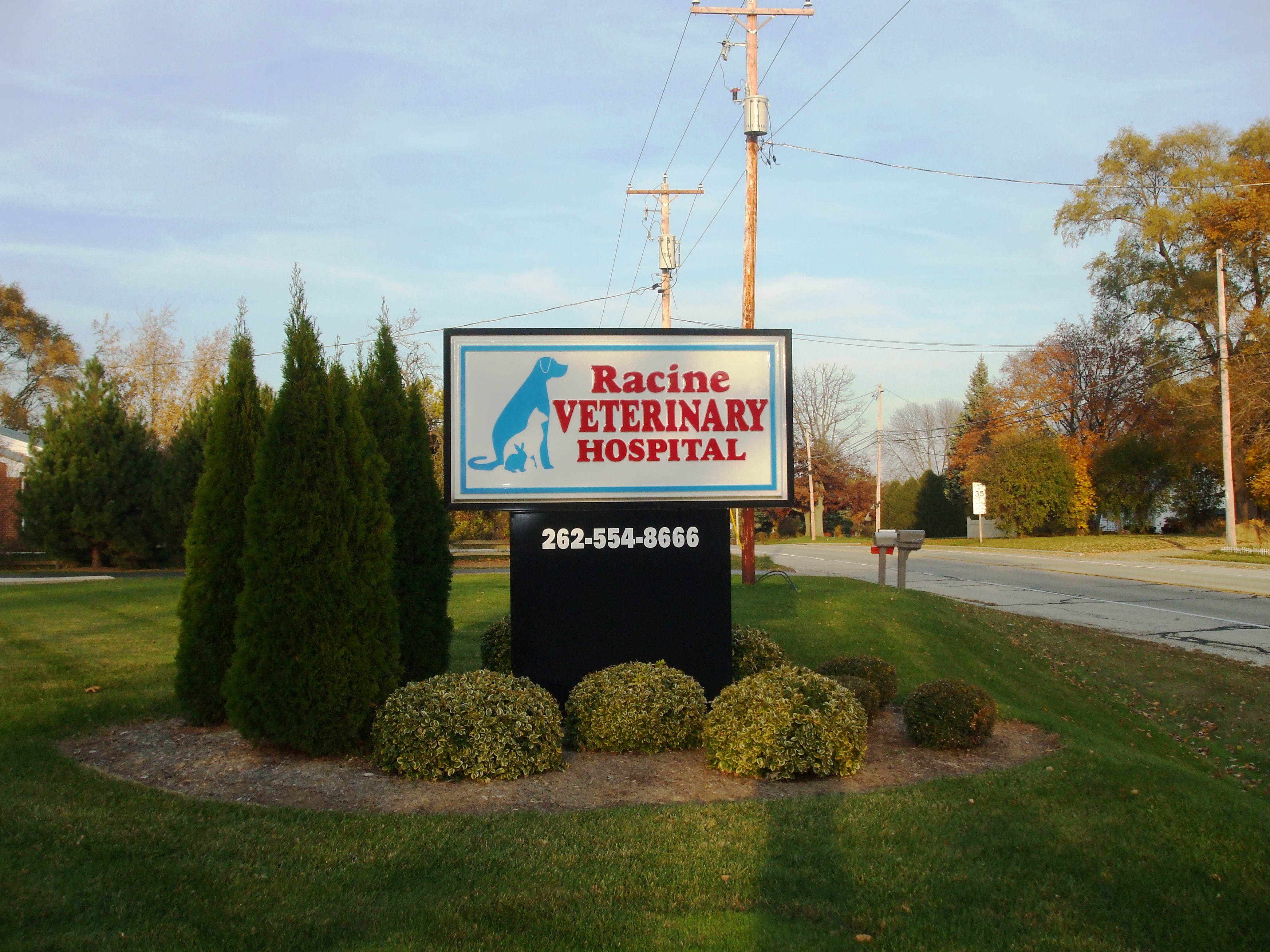 Logo for Racine Veterinary Hospital